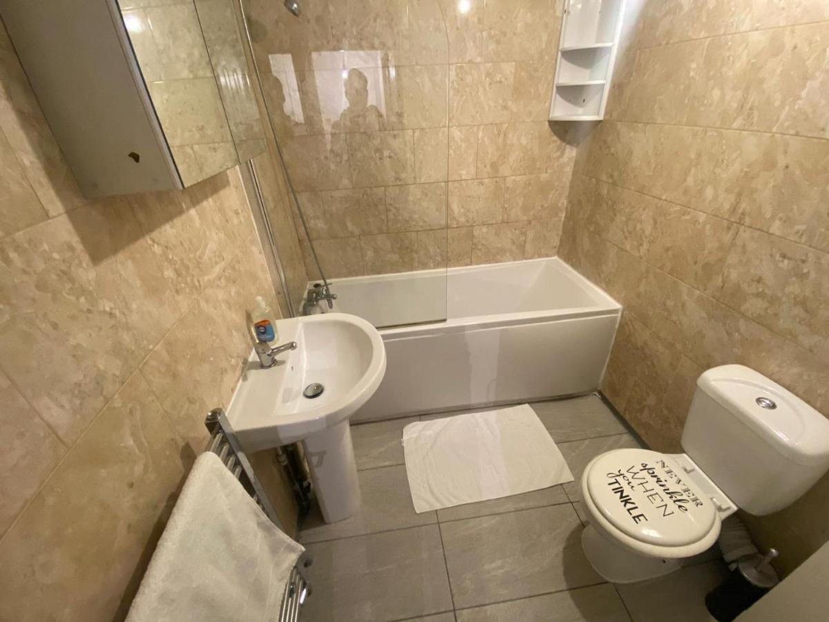 Vetrelax Basildon Newly Refurbished 3Bed House Aparthotel Kültér fotó