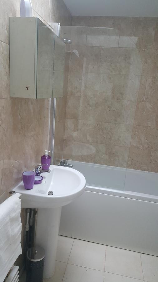 Vetrelax Basildon Newly Refurbished 3Bed House Aparthotel Kültér fotó