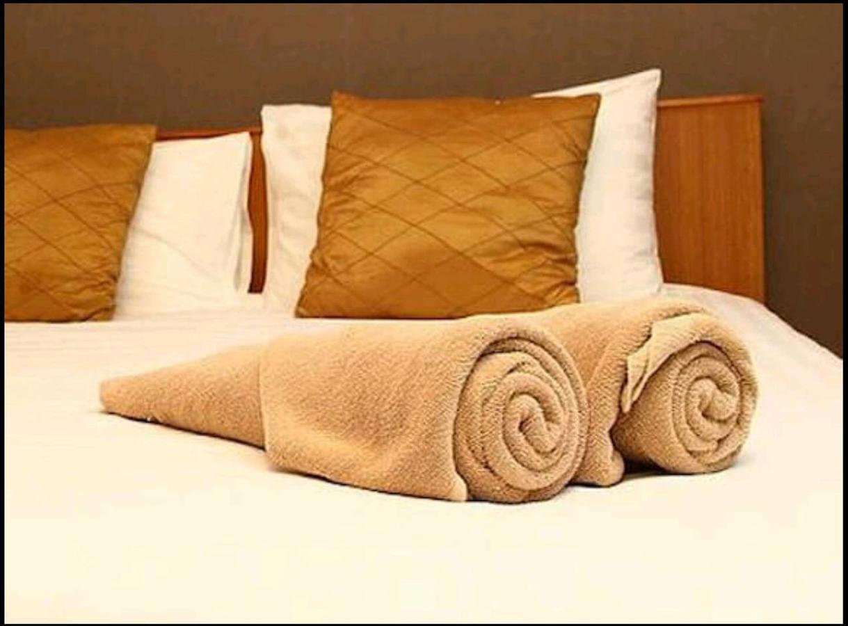 Vetrelax Basildon Newly Refurbished 3Bed House Aparthotel Kültér fotó