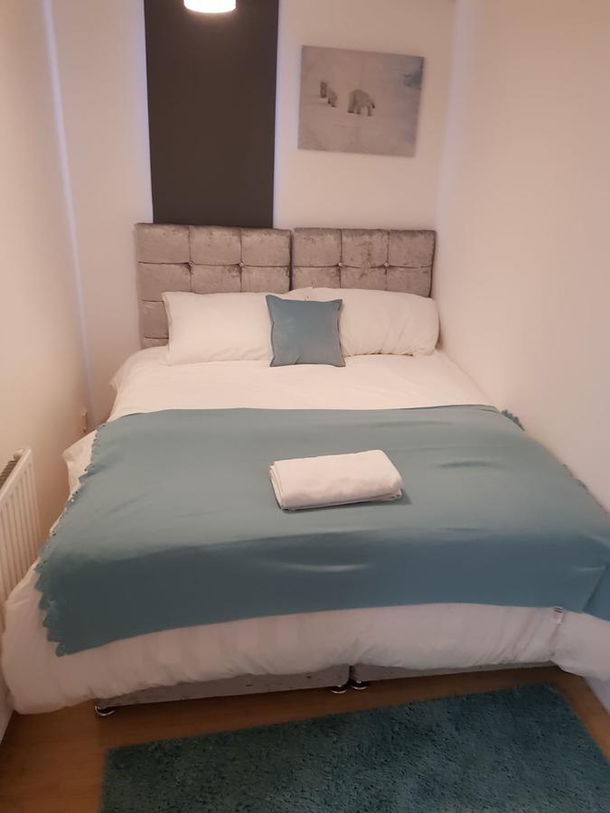 Vetrelax Basildon Newly Refurbished 3Bed House Aparthotel Kültér fotó